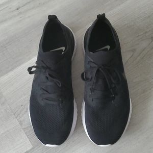 Nike Epic React Flyknit 2, Men's sz. 10.5